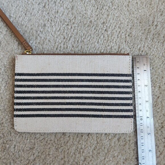 Unused Fossil Wristlet Striped Canvas - Picture 2 of 3